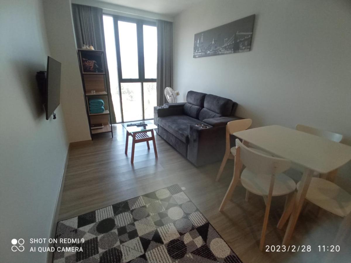 Laguna Skypark: Mountain & Views With Rooftop Pools Apartment
