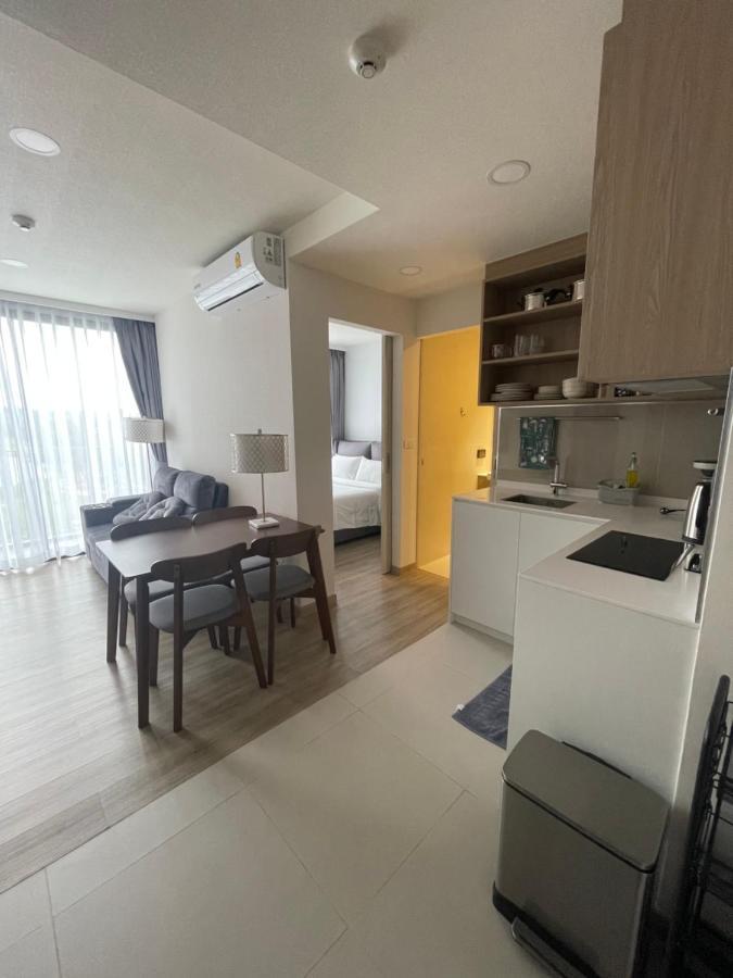Laguna Skypark: Mountain & Views With Rooftop Pools Apartment